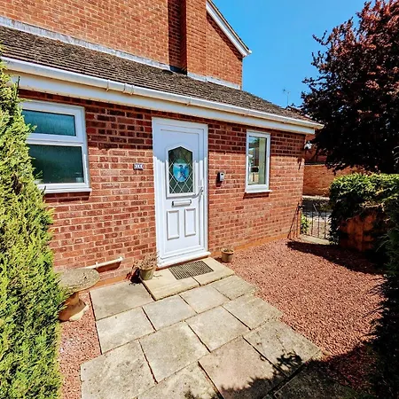 Family Home From Home, 3Br And Parking, Walkable Location - 14 Millers Close Leominster Exterior foto