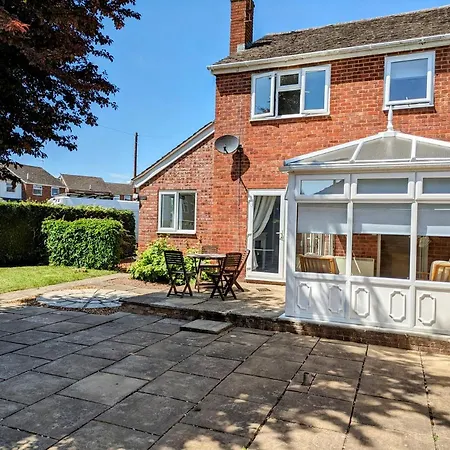 Family Home From Home, 3Br And Parking, Walkable Location - 14 Millers Close Leominster Exterior foto