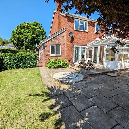 Family Home From Home, 3Br And Parking, Walkable Location - 14 Millers Close Leominster Exterior foto