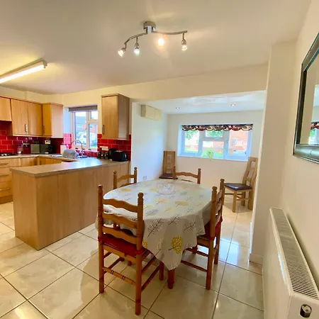 Family Home From Home, 3Br And Parking, Walkable Location - 14 Millers Close Leominster Exterior foto