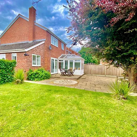 Family Home From Home, 3Br And Parking, Walkable Location - 14 Millers Close Leominster Exterior foto