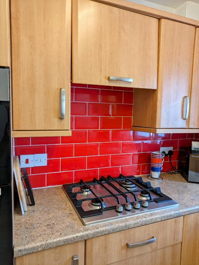 Family Home From Home, 3Br And Parking, Walkable Location - 14 Millers Close * Leominster