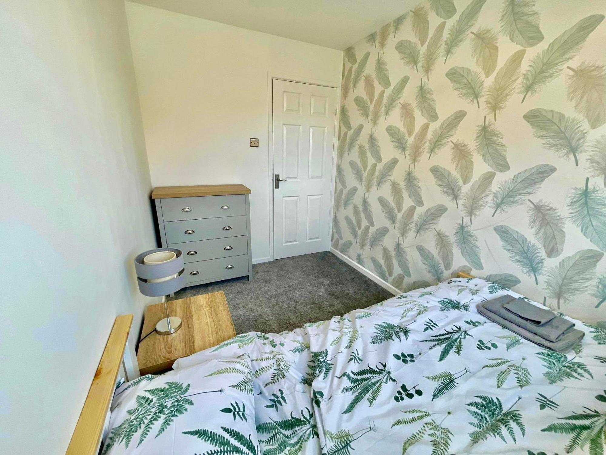 Holiday home Family Home From Home, 3Br And Parking, Walkable Location - 14 Millers Close *