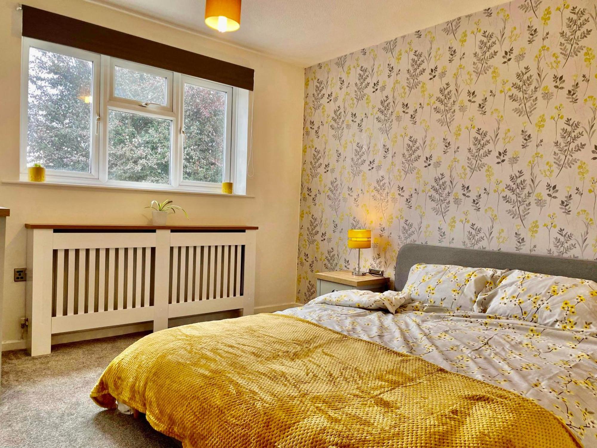 Family Home From Home, 3Br And Parking, Walkable Location - 14 Millers Close Holiday home