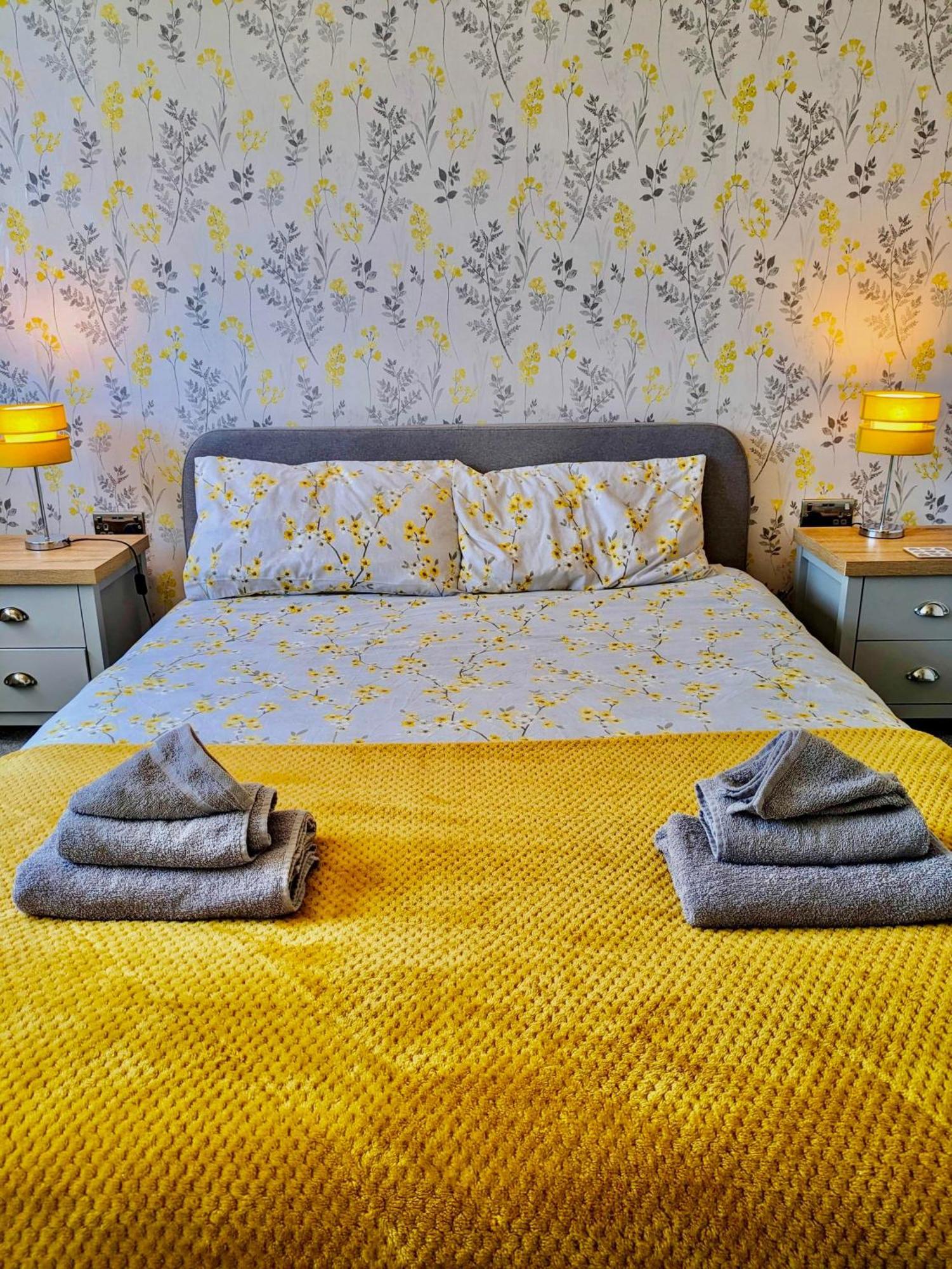3 Bed House, Parking, Near Town Centre - 14 Millers Close Дом отдыха Леминстер